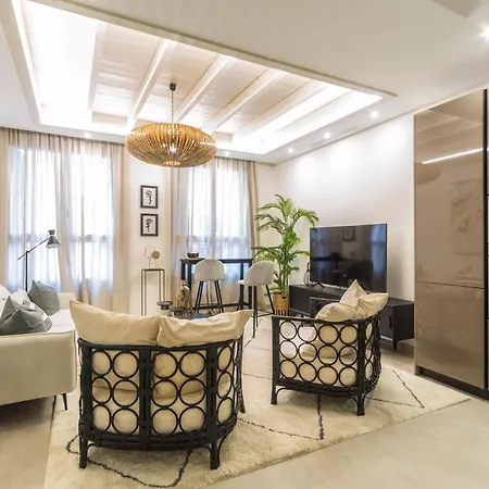 公寓 Casona 6 Lunas, Marbella Old Town Apartment, Private Parking 马尔韦利亚