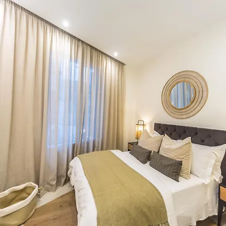 Casona 6 Lunas, Marbella Old Town Apartment, Private Parking
