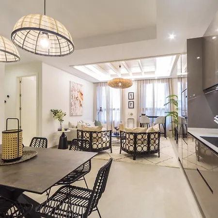 Casona 6 Lunas, Marbella Old Town Apartment, Private Parking 公寓 马尔韦利亚