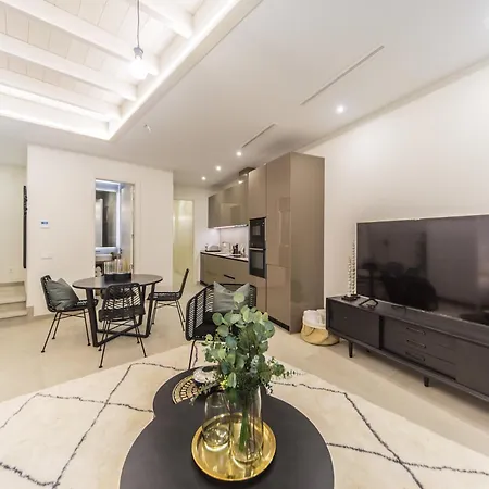 公寓 Casona 6 Lunas, Marbella Old Town Apartment, Private Parking 马尔韦利亚