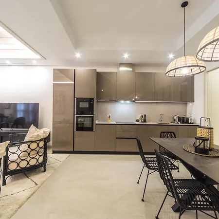 公寓 Casona 6 Lunas, Marbella Old Town Apartment, Private Parking 马尔韦利亚