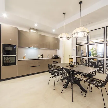 公寓 Casona 6 Lunas, Marbella Old Town Apartment, Private Parking *